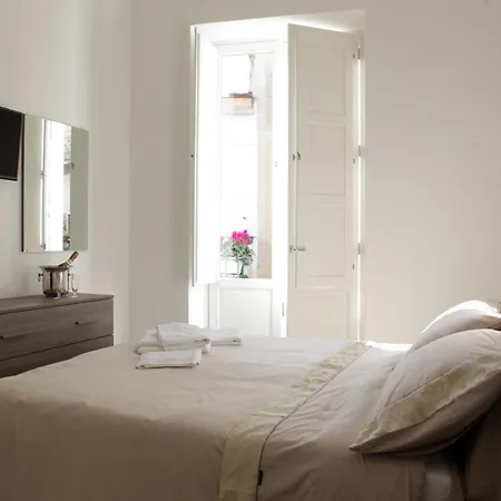 900 Bed & Breakfast Nola