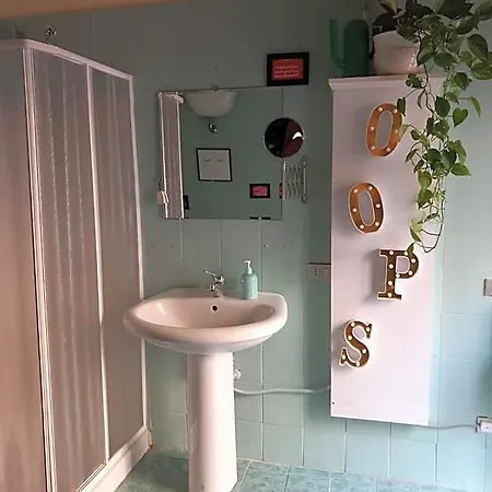 900